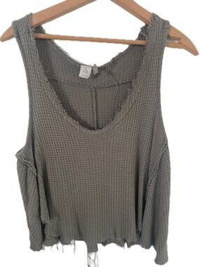 Paper Crane  Distressed Waffle Knit Tank Top – Moss Green Size Small